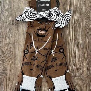 Tupac Socks Stance